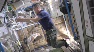 CÃ³mo correr en microgravedad (How to Run in Microgravity-Spanish)